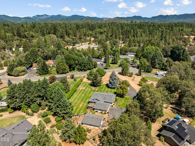181 Jo Creek Place, Merlin, OR 97532