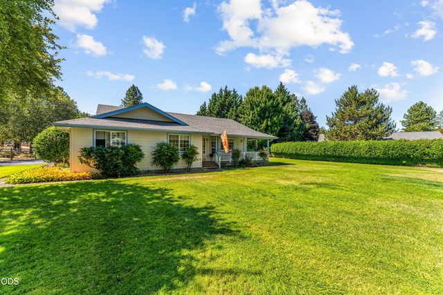 181 Jo Creek Place, Merlin, OR 97532
