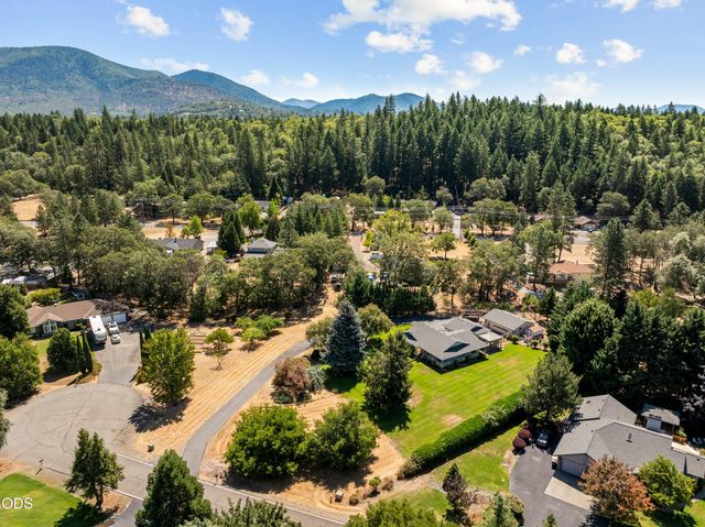 181 Jo Creek Place, Merlin, OR 97532