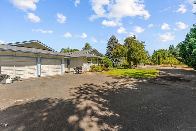 181 Jo Creek Place, Merlin, OR 97532