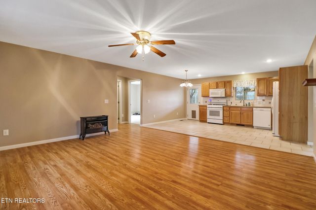 365 E Mayland Drive, Crossville, TN 38571