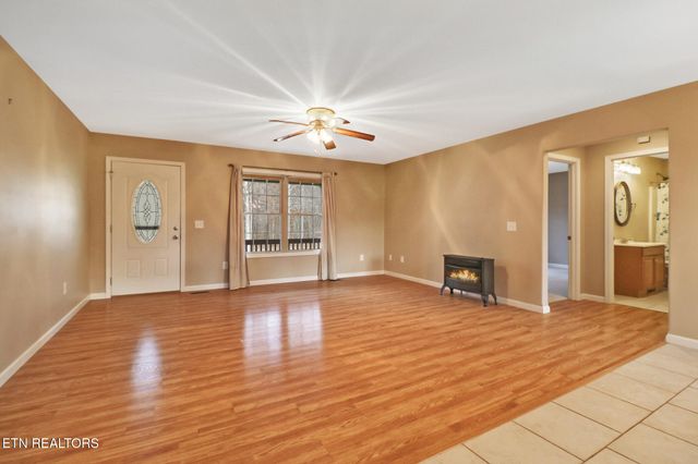 365 E Mayland Drive, Crossville, TN 38571