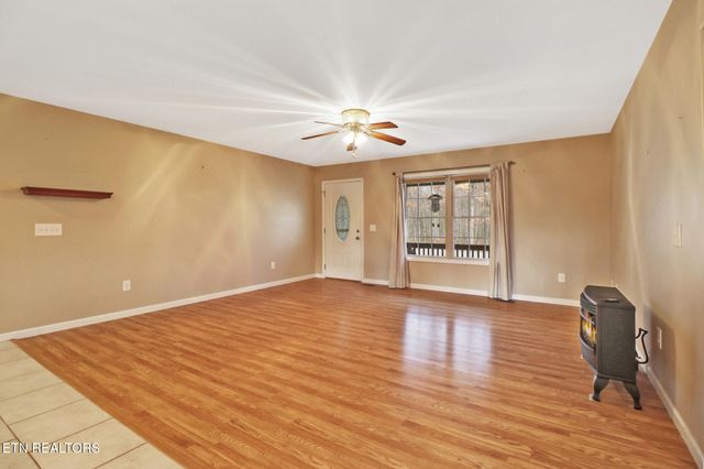 365 E Mayland Drive, Crossville, TN 38571