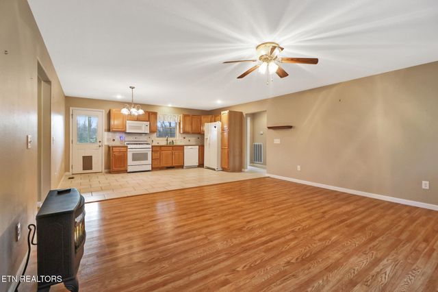 365 E Mayland Drive, Crossville, TN 38571