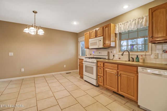 365 E Mayland Drive, Crossville, TN 38571