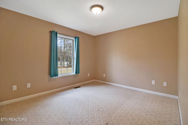 365 E Mayland Drive, Crossville, TN 38571