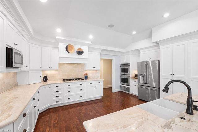 1832 N Alanton DR, Virginia Beach, VA 23454