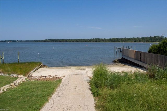 1832 N Alanton DR, Virginia Beach, VA 23454