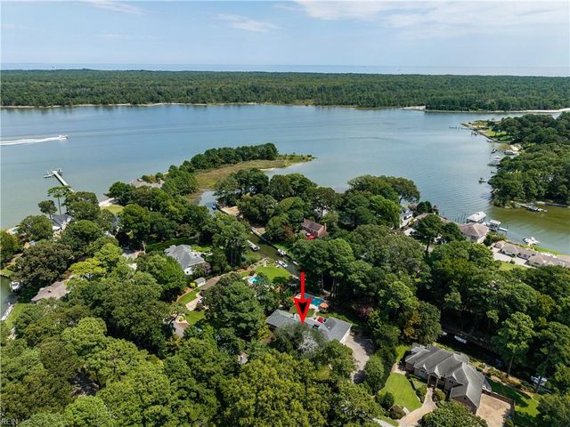 1832 N Alanton DR, Virginia Beach, VA 23454