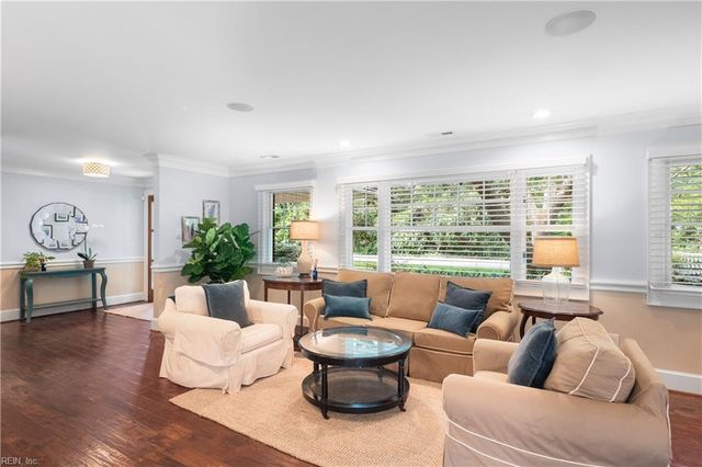 1832 N Alanton DR, Virginia Beach, VA 23454