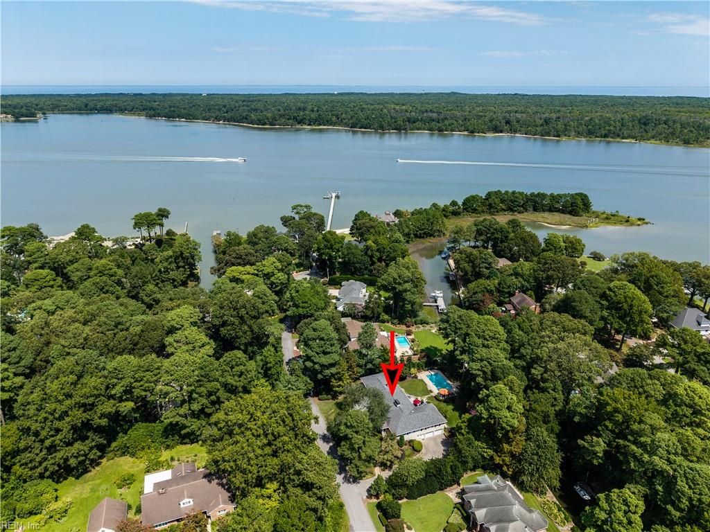 1832 N Alanton DR, Virginia Beach, VA 23454