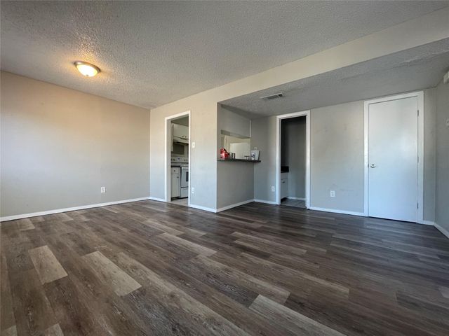 2619 Ektom DR C, Austin, TX 78745