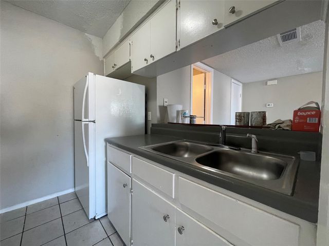2619 Ektom DR C, Austin, TX 78745