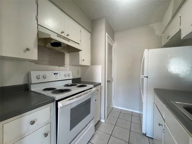 2619 Ektom DR C, Austin, TX 78745