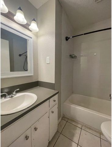 2619 Ektom DR C, Austin, TX 78745