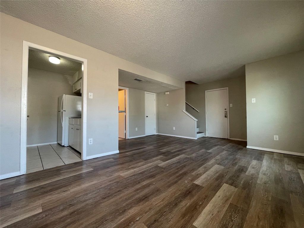 2619 Ektom DR C, Austin, TX 78745