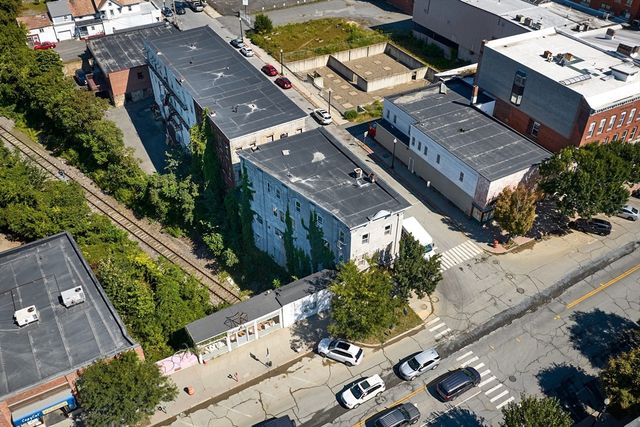 204 Main St, Greenfield, MA 01301
