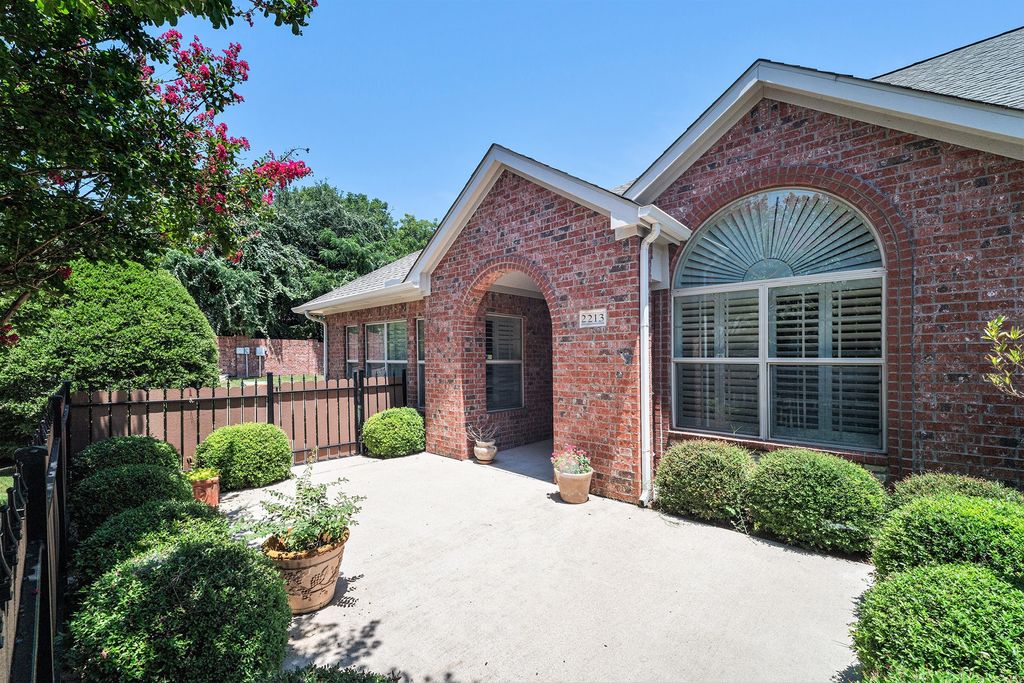 3250 Rosemeade Drive 2213, Fort Worth, TX 76116
