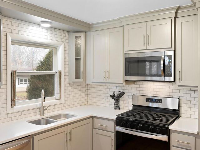 932 11th Avenue SE, Forest Lake, MN 55025