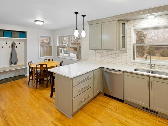 932 11th Avenue SE, Forest Lake, MN 55025