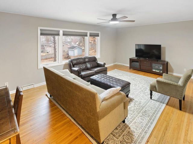 932 11th Avenue SE, Forest Lake, MN 55025