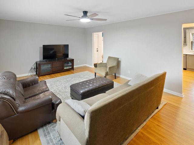 932 11th Avenue SE, Forest Lake, MN 55025