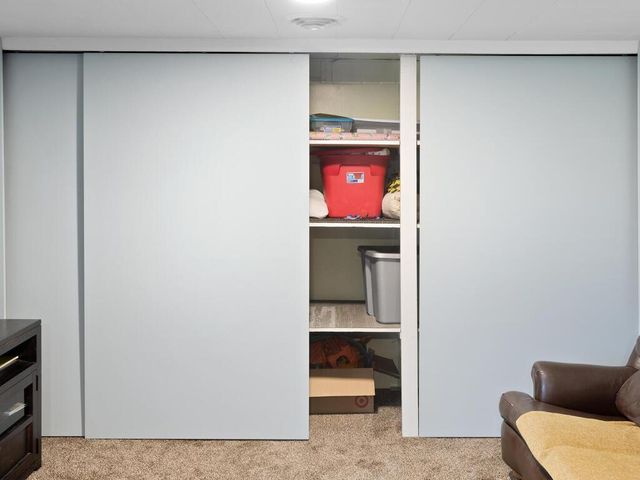 932 11th Avenue SE, Forest Lake, MN 55025