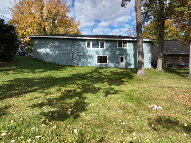 932 11th Avenue SE, Forest Lake, MN 55025