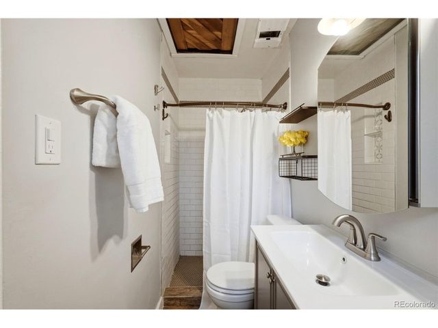 9051 Lilly Ct, Thornton, CO 80229