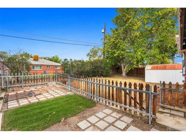 9051 Lilly Ct, Thornton, CO 80229