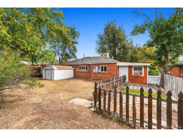 9051 Lilly Ct, Thornton, CO 80229