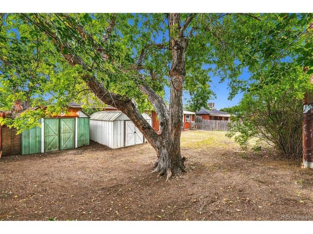9051 Lilly Ct, Thornton, CO 80229