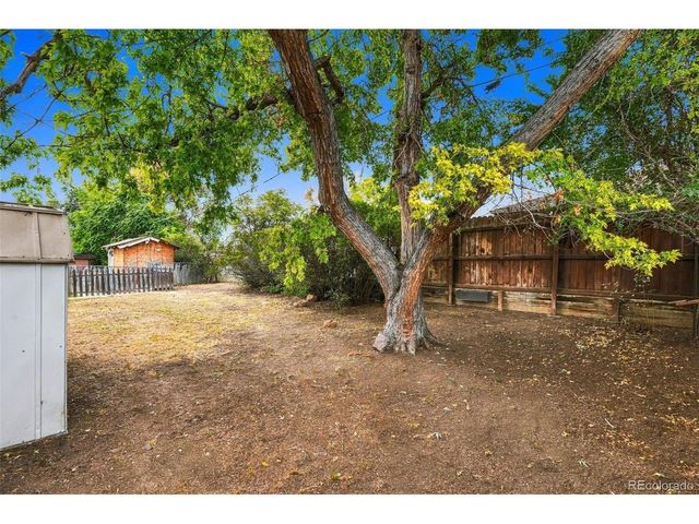 9051 Lilly Ct, Thornton, CO 80229