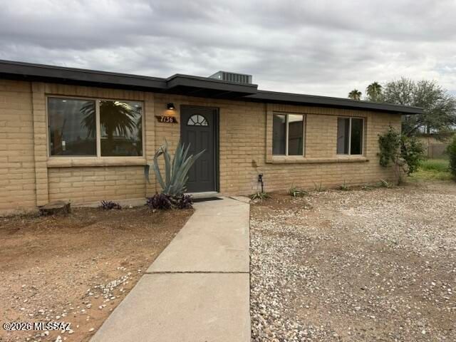 7136 E 38th Street, Tucson, AZ 85730