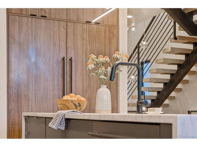 2824 Vallejo St, Denver, CO 80211