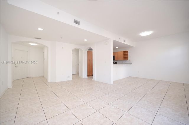 10885 NW 89th Ter 211, Doral, FL 33178