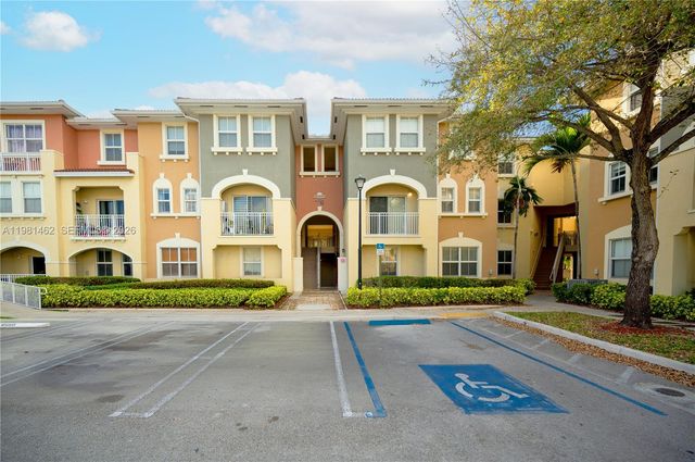 10885 NW 89th Ter 211, Doral, FL 33178