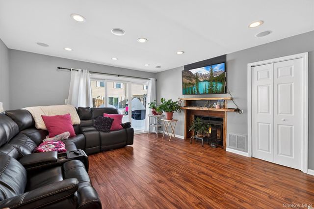 12 Brook Drive, Washingtonville, NY 10992