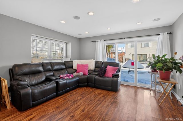 12 Brook Drive, Washingtonville, NY 10992