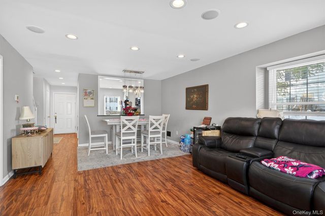 12 Brook Drive, Washingtonville, NY 10992