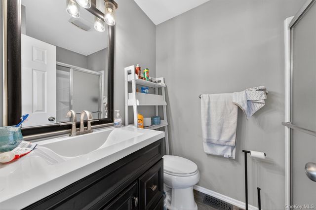 12 Brook Drive, Washingtonville, NY 10992