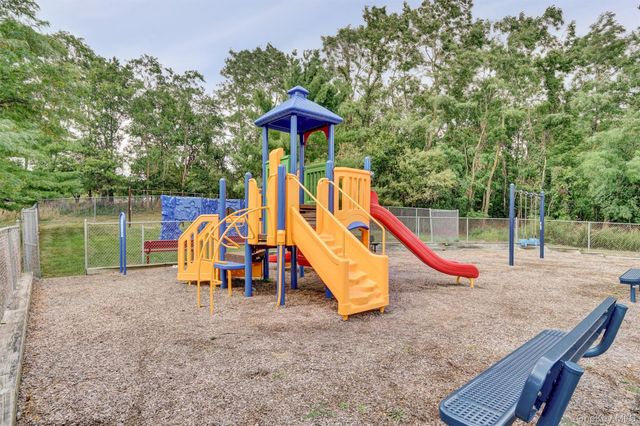 12 Brook Drive, Washingtonville, NY 10992