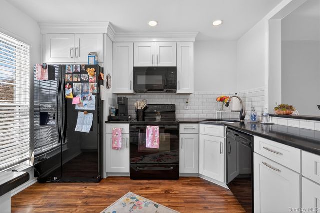 12 Brook Drive, Washingtonville, NY 10992