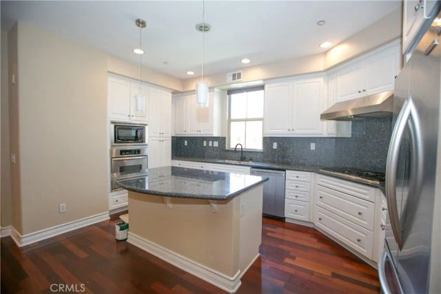 129 Chantilly, Irvine, CA 92620