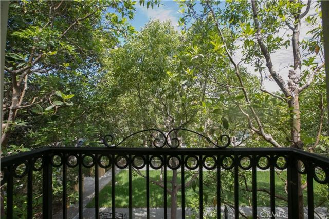 129 Chantilly, Irvine, CA 92620