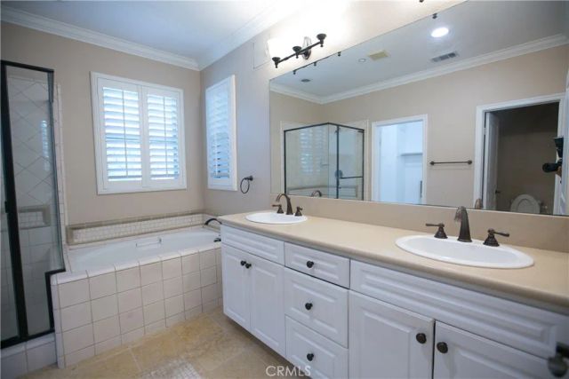 129 Chantilly, Irvine, CA 92620