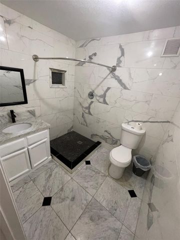 13809 Hershe Street, Houston, TX 77015