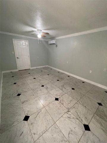 13809 Hershe Street, Houston, TX 77015