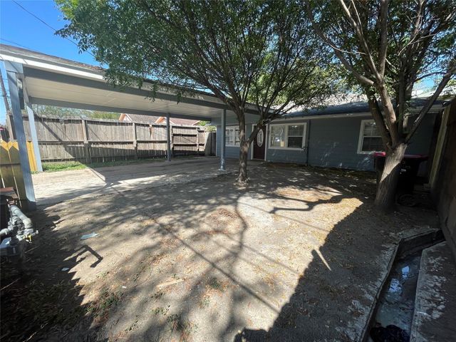 13809 Hershe Street, Houston, TX 77015