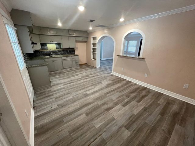 13809 Hershe Street, Houston, TX 77015